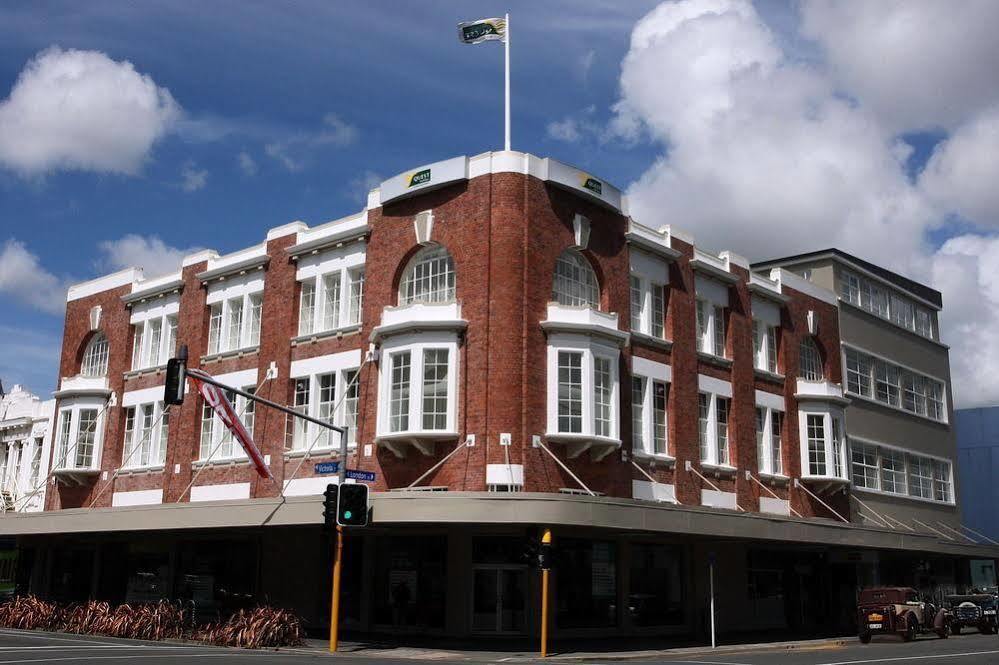 The commercial outlet hotel hamilton